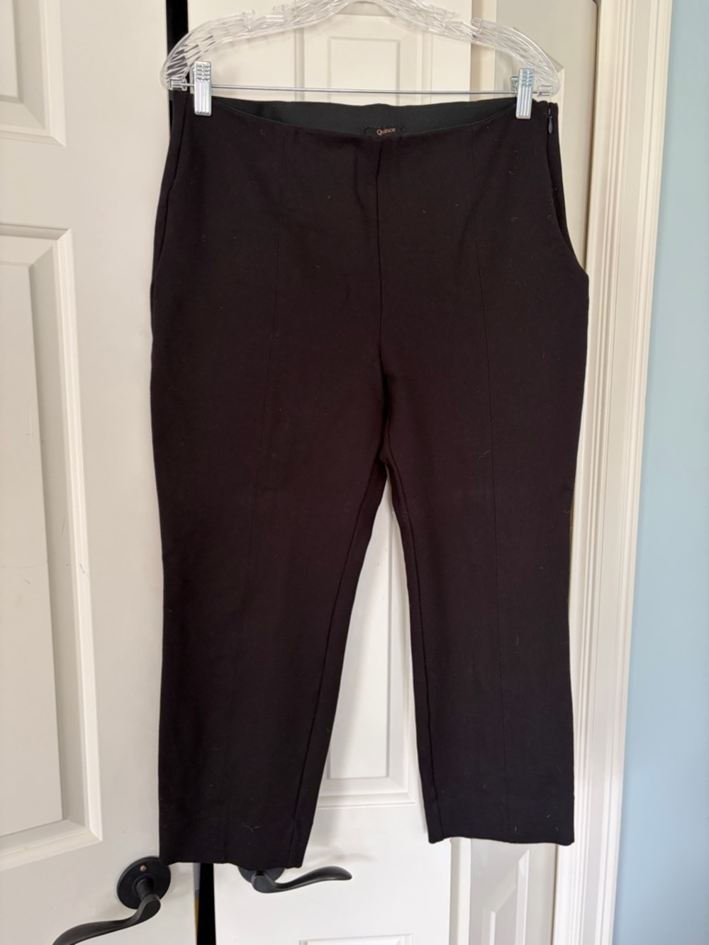 Quince Black Pull-On Straight-Leg Capris